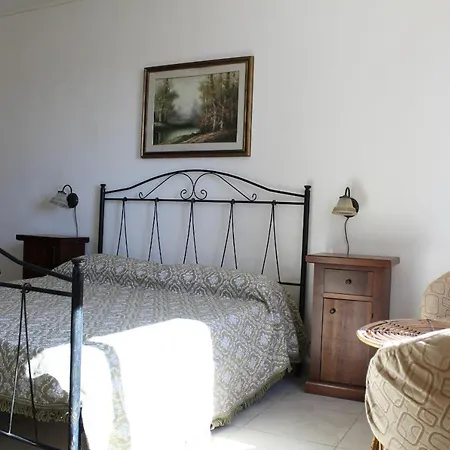 Bed & Breakfast Il Giardino Di Alba 3*