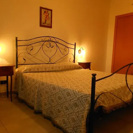 Bed & Breakfast Il Giardino Di Alba