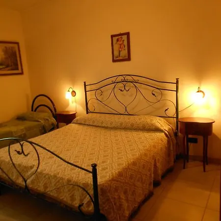 Bed & Breakfast Il Giardino Di Alba 3*